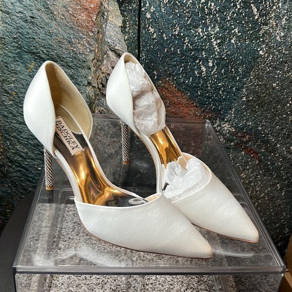 OZARA II - CRYSTAL HEEL POINTED TOE BRIDAL PUMP - WHITE - Picture 8 of 15